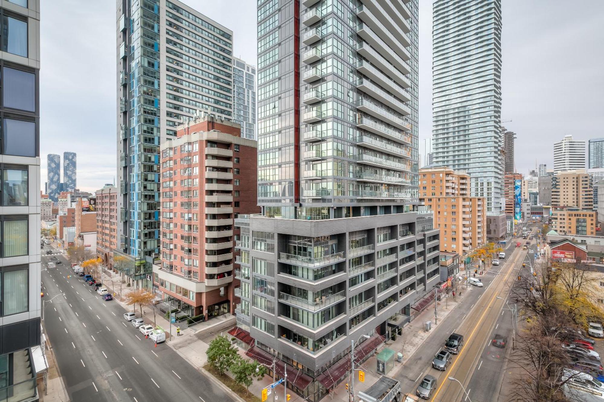 Panorama Suites Downtown Toronto Exterior photo